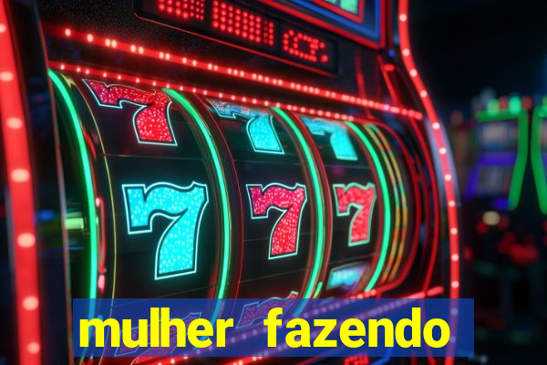 mulher fazendo strip tease