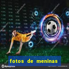 fotos de meninas no espelho fake cabelo cacheado
