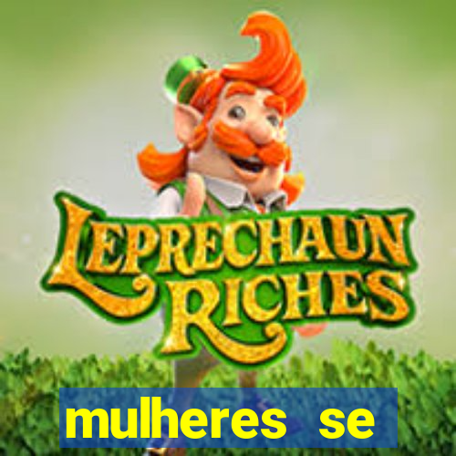 mulheres se exibindo ao vivo