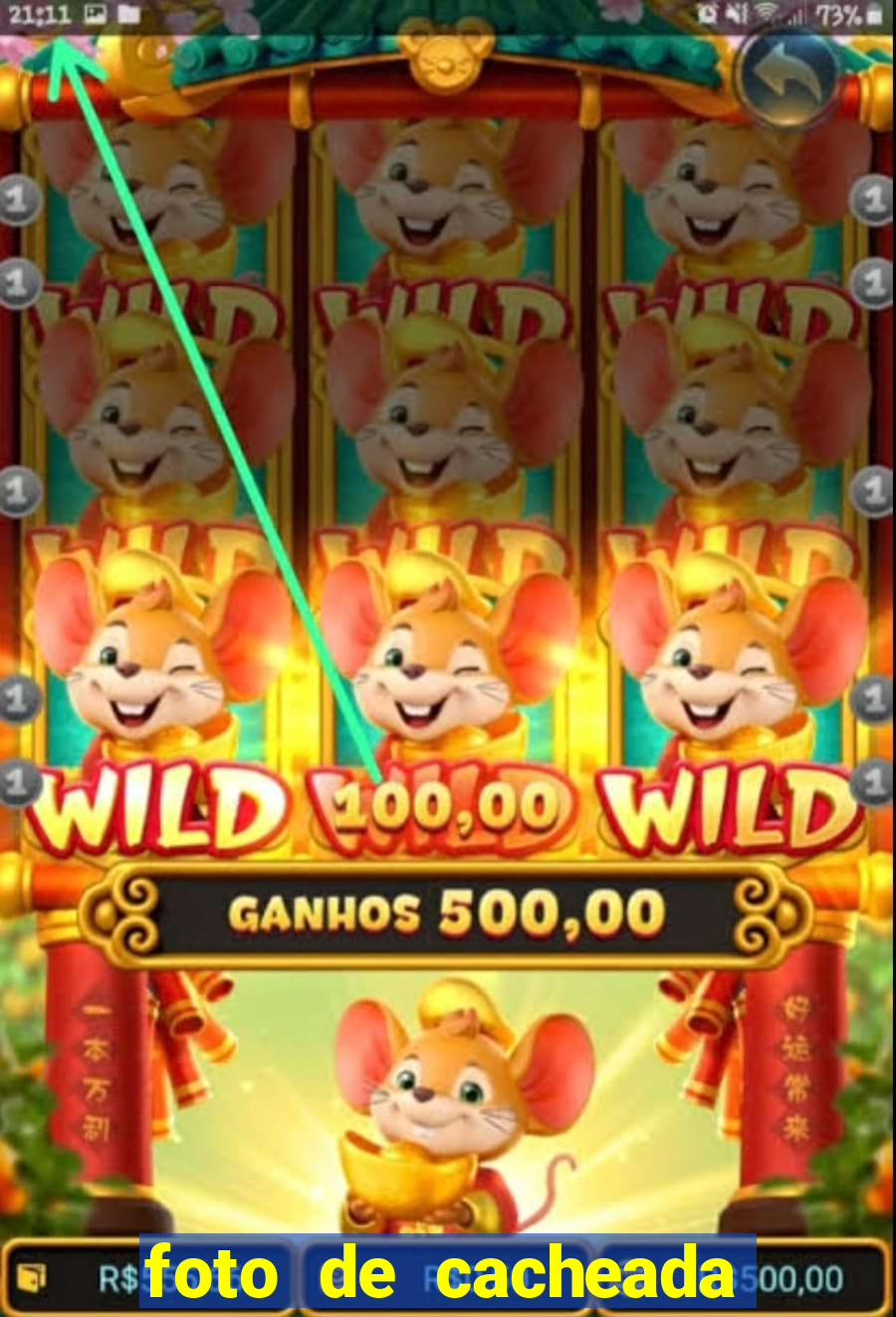 foto de cacheada no espelho