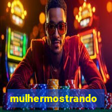 mulhermostrandoopeito